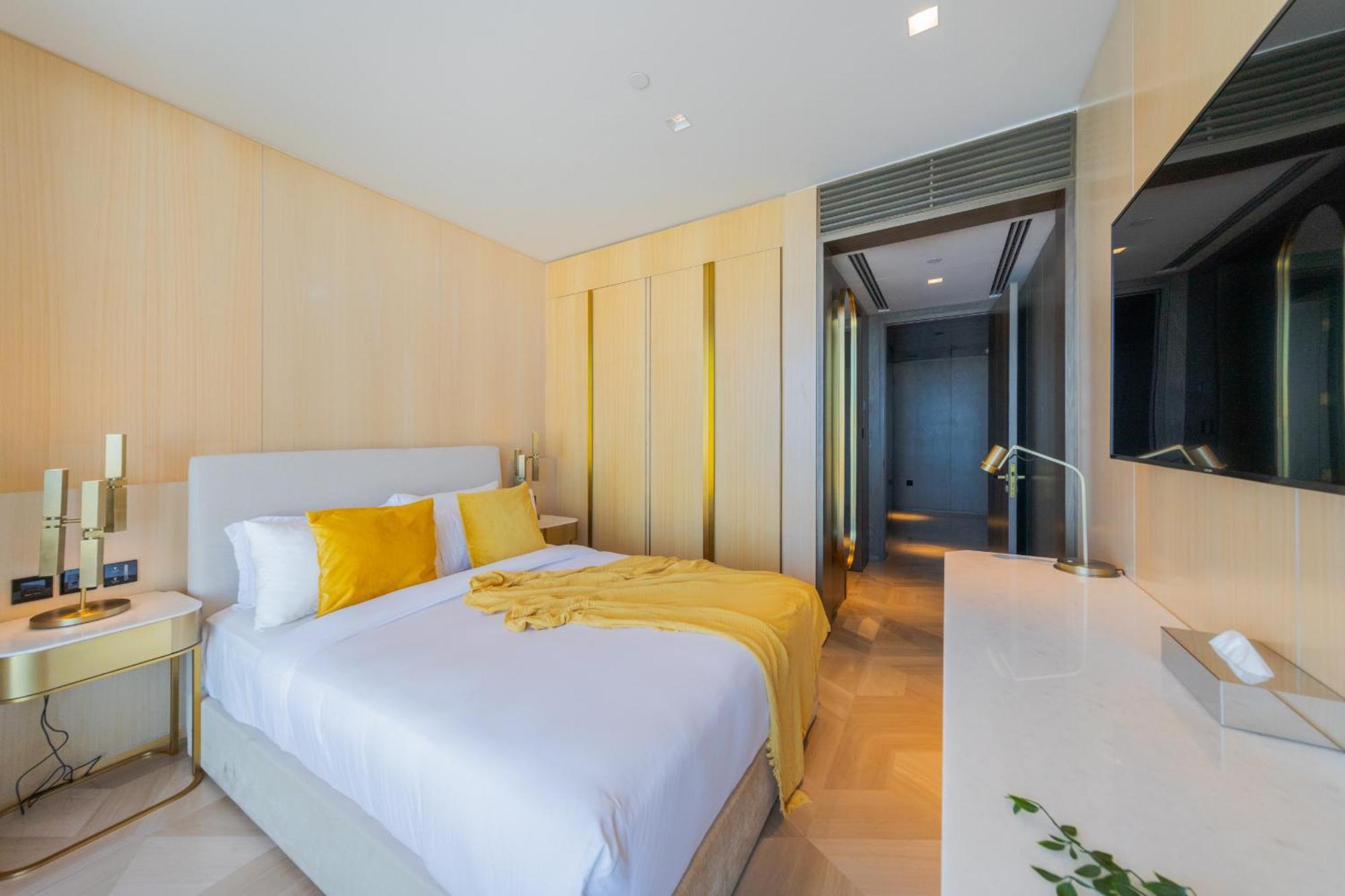 Eden's Homes & - Five Palm Residences Apartment *